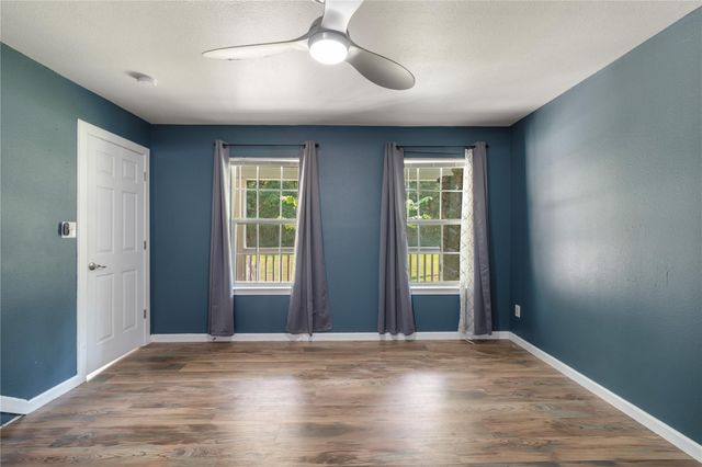293 Commodore Drive, Livingston, TX 77351