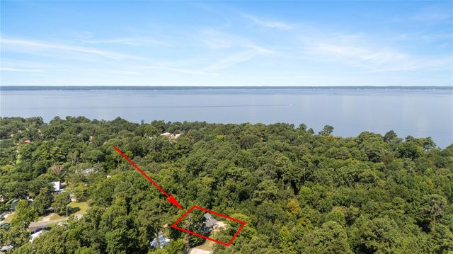 293 Commodore Drive, Livingston, TX 77351