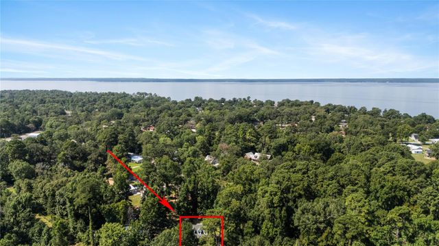 293 Commodore Drive, Livingston, TX 77351