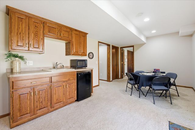 7429 Upper 136th Street W, Apple Valley, MN 55124