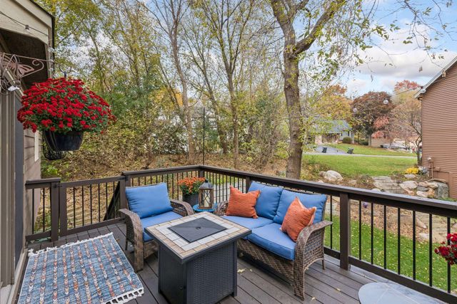 7429 Upper 136th Street W, Apple Valley, MN 55124