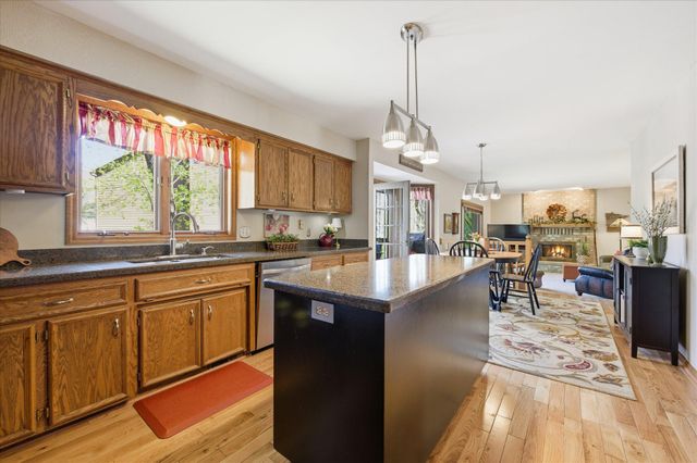 7429 Upper 136th Street W, Apple Valley, MN 55124