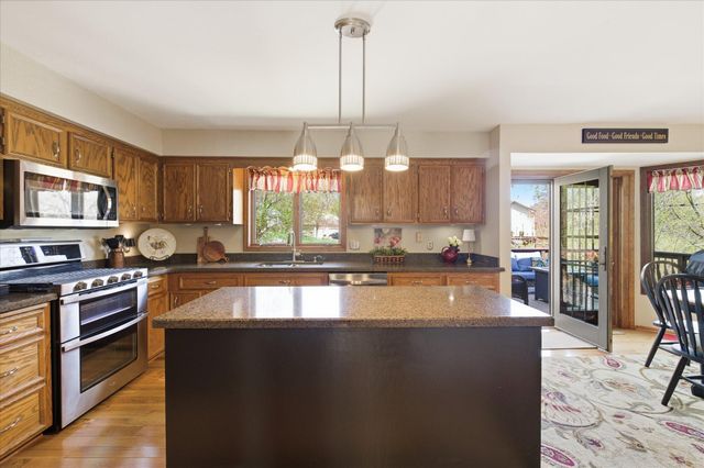 7429 Upper 136th Street W, Apple Valley, MN 55124