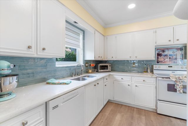 801 Berkeley Street, Boca Raton, FL 33487