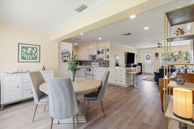 801 Berkeley Street, Boca Raton, FL 33487