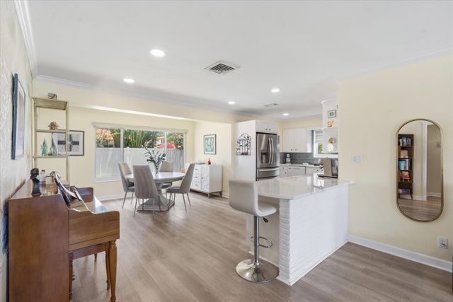 801 Berkeley Street, Boca Raton, FL 33487
