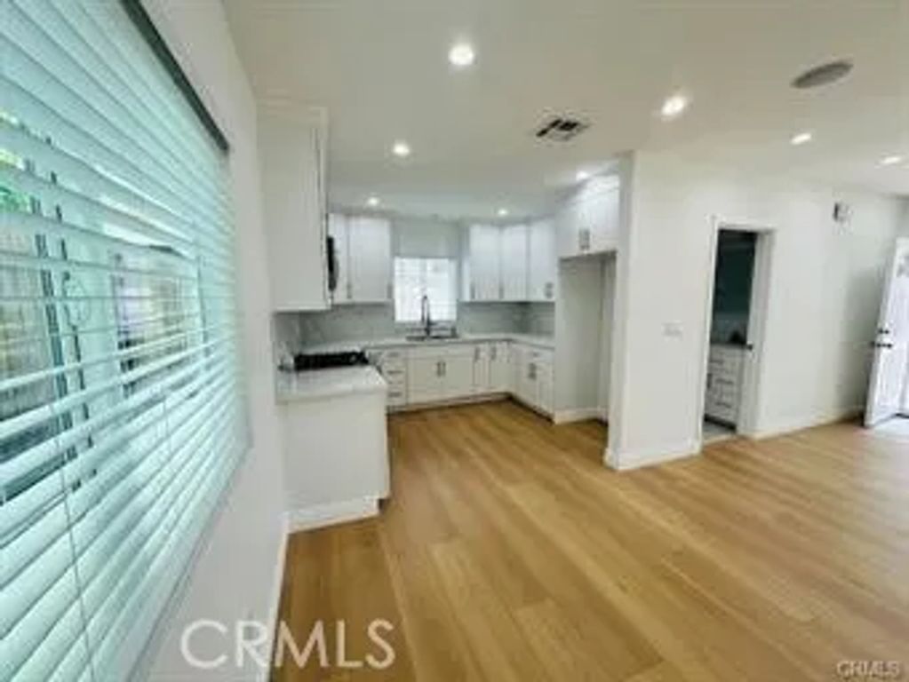 1125 Raleigh Street B, Glendale, CA 91205