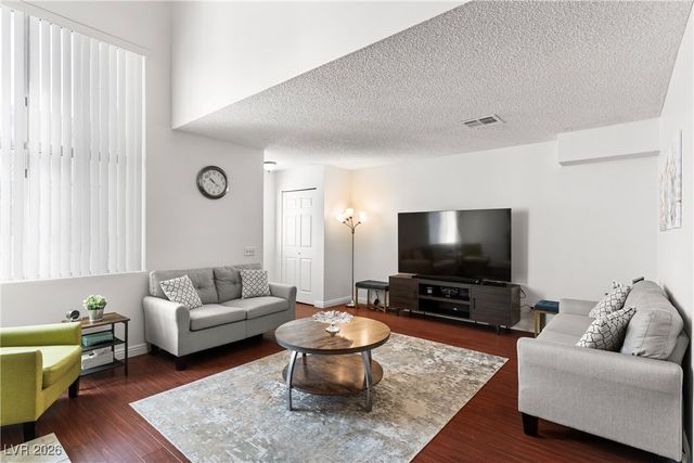 2461 Old Forge Lane 107, Las Vegas, NV 89121