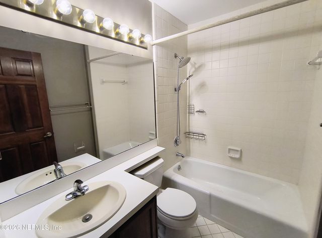7841 BAYMEADOWS Circle W, Jacksonville, FL 32256