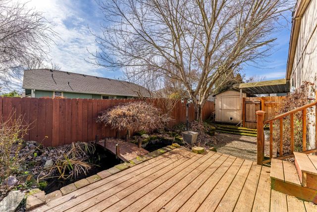 1515 Agape Way, Grants Pass, OR 97527