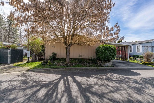 1515 Agape Way, Grants Pass, OR 97527