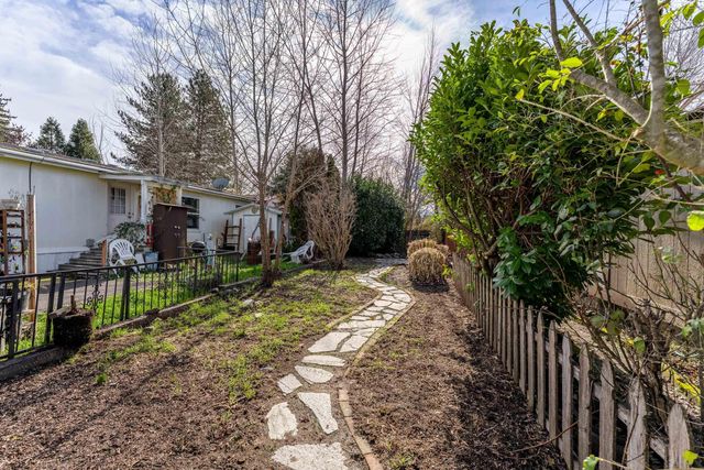 1515 Agape Way, Grants Pass, OR 97527