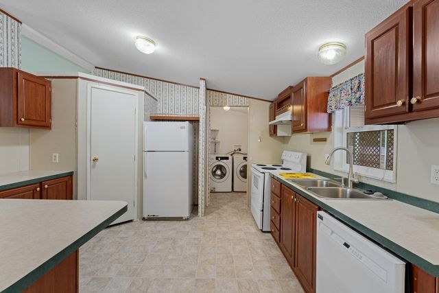 1515 Agape Way, Grants Pass, OR 97527