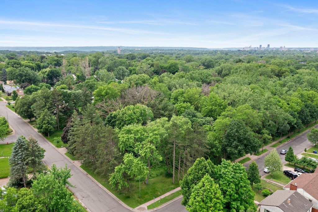 935 Kennard Street, Saint Paul, MN 55106 — exterior