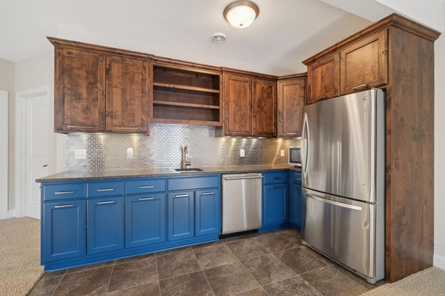 7001 W 175th Avenue, Eden Prairie, MN 55346