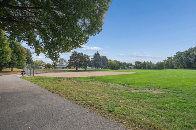 7001 W 175th Avenue, Eden Prairie, MN 55346