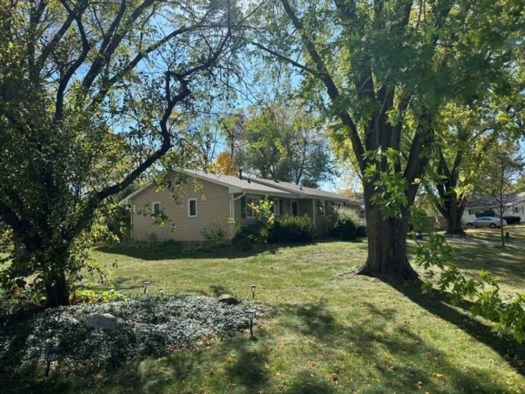 3301 Selkirk Drive, Burnsville, MN 55337 — photo 3