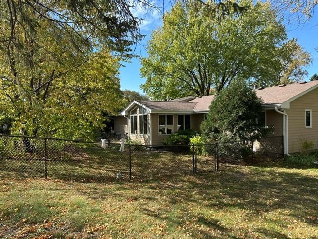 3301 Selkirk Drive, Burnsville, MN 55337 — photo 4