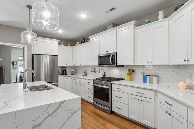 260 N Scott Blvd 212, Iowa City, IA 52245
