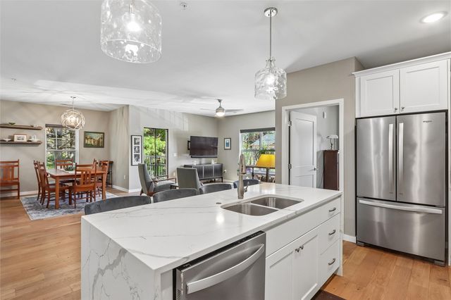 260 N Scott Blvd 212, Iowa City, IA 52245