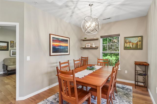 260 N Scott Blvd 212, Iowa City, IA 52245