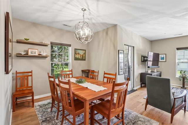 260 N Scott Blvd 212, Iowa City, IA 52245