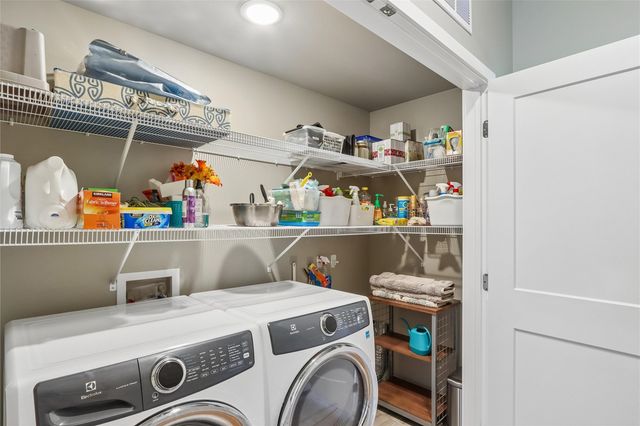 260 N Scott Blvd 212, Iowa City, IA 52245