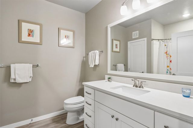 260 N Scott Blvd 212, Iowa City, IA 52245