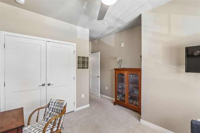 260 N Scott Blvd 212, Iowa City, IA 52245