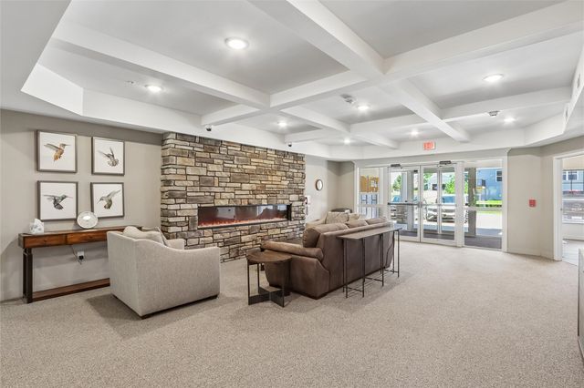260 N Scott Blvd 212, Iowa City, IA 52245
