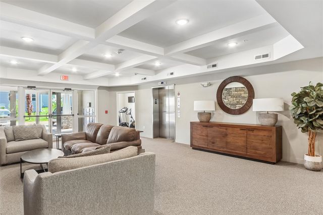 260 N Scott Blvd 212, Iowa City, IA 52245