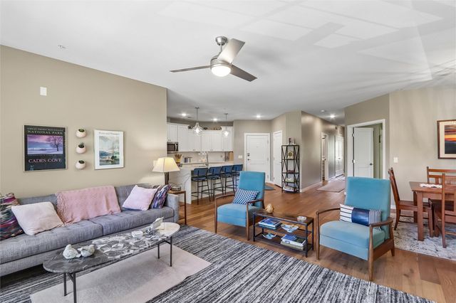 260 N Scott Blvd 212, Iowa City, IA 52245