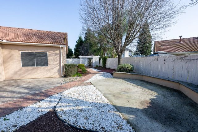 2652 Morris Avenue, Clovis, CA 93611