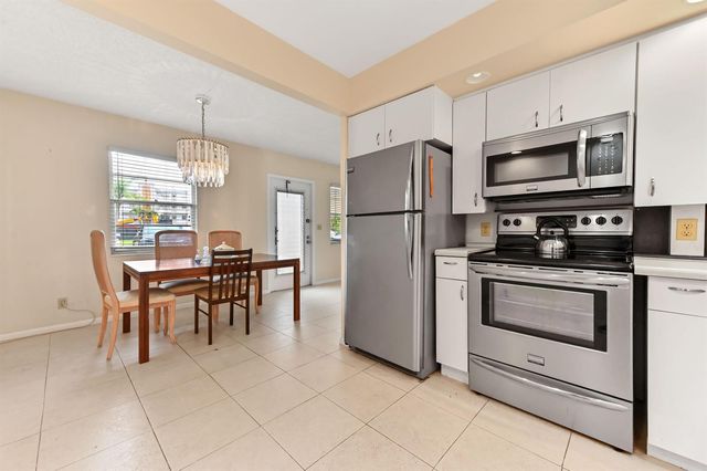 1034 Rexford B, Boca Raton, FL 33434