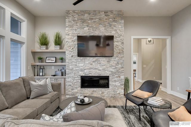 3111 S 209th Street, Elkhorn, NE 68022