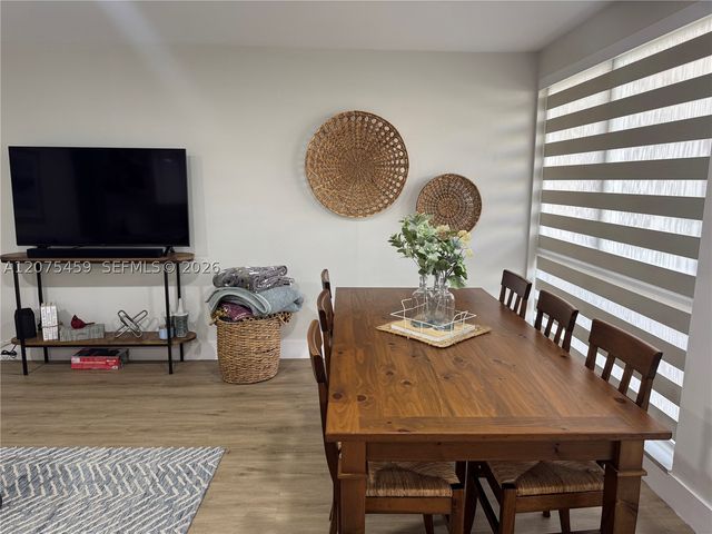 2420 Diana Dr 402, Hallandale Beach, FL 33009