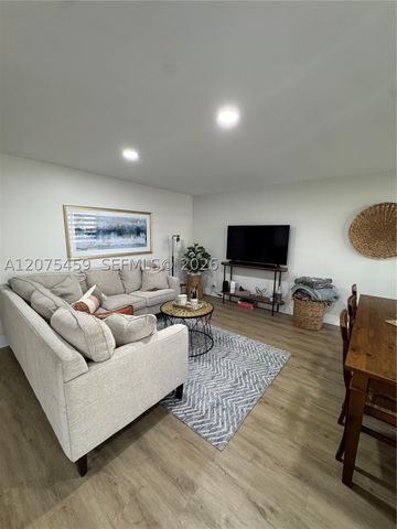 2420 Diana Dr 402, Hallandale Beach, FL 33009