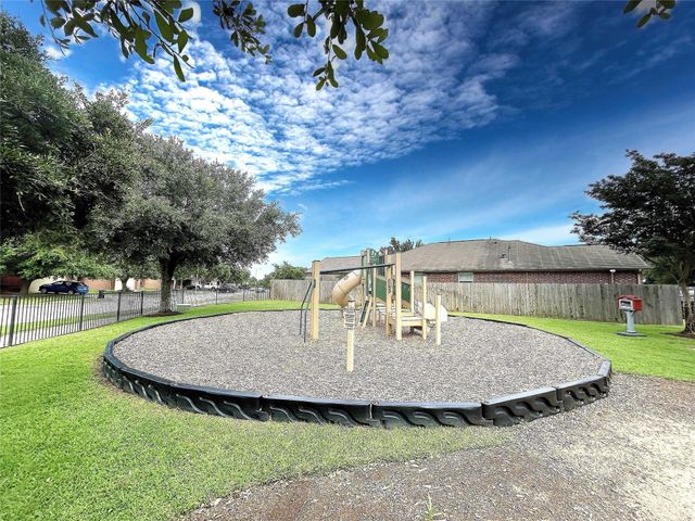 24522 Lakecrest Village Drive, Katy, TX 77493