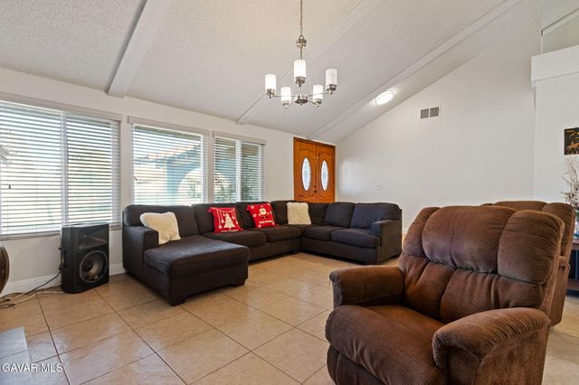 44633 Calston Avenue, Lancaster, CA 93535