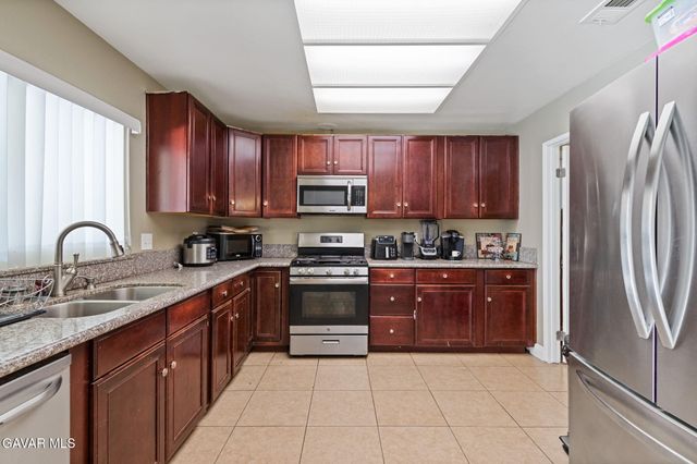 44633 Calston Avenue, Lancaster, CA 93535