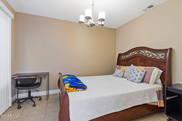 44633 Calston Avenue, Lancaster, CA 93535