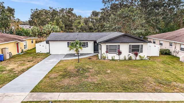 611 HUNTINGTON STREET, Brandon, FL 33511