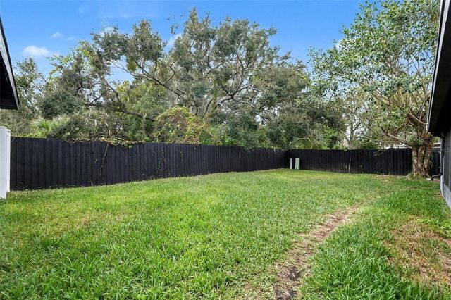 611 HUNTINGTON STREET, Brandon, FL 33511