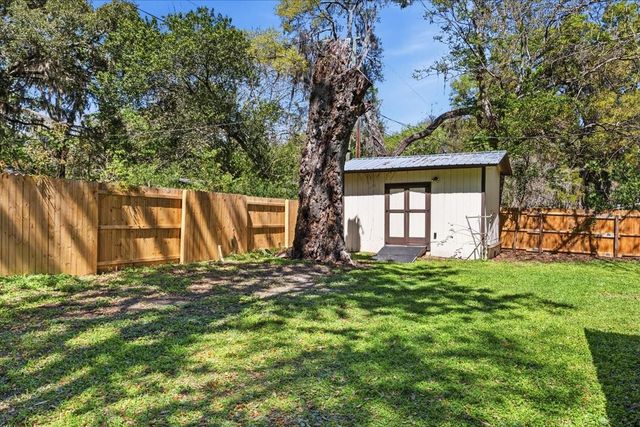 220 SE 71ST STREET, Gainesville, FL 32641