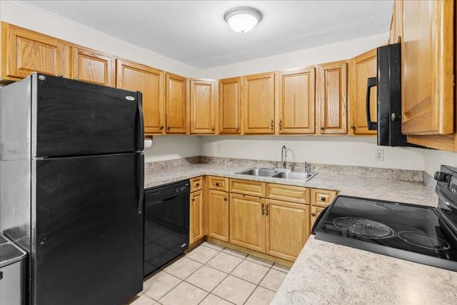 220 SE 71ST STREET, Gainesville, FL 32641