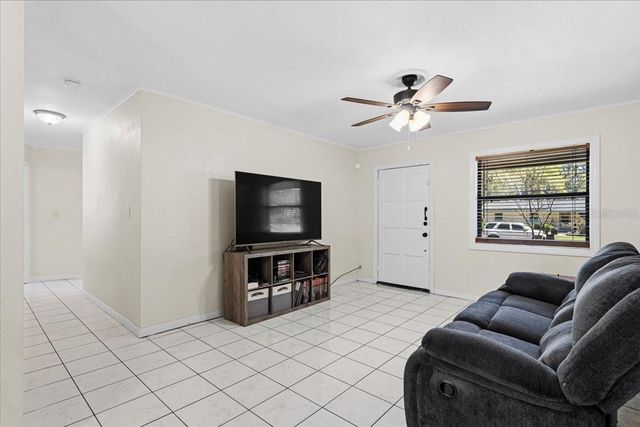 220 SE 71ST STREET, Gainesville, FL 32641