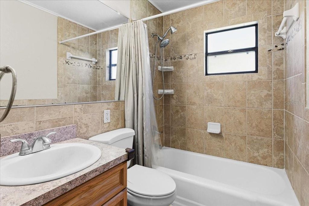 Image 13 of property listing at 220 SE 71ST STREET, Gainesville, FL 32641