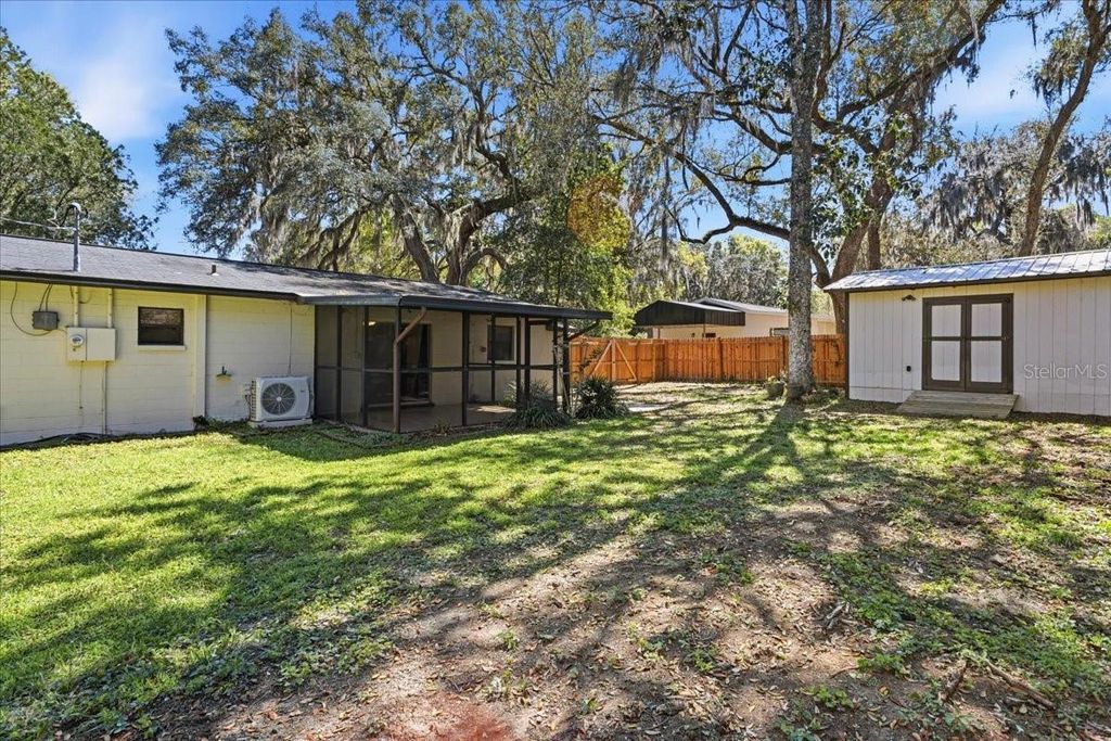 Image 5 of property listing at 220 SE 71ST STREET, Gainesville, FL 32641