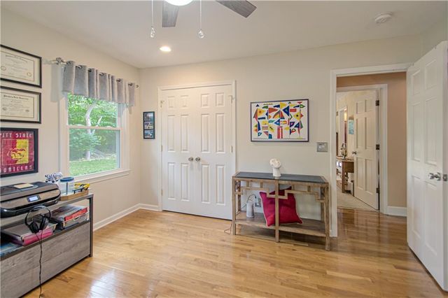 1144 Camelot Drive, Liberty, MO 64068