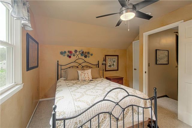 1144 Camelot Drive, Liberty, MO 64068